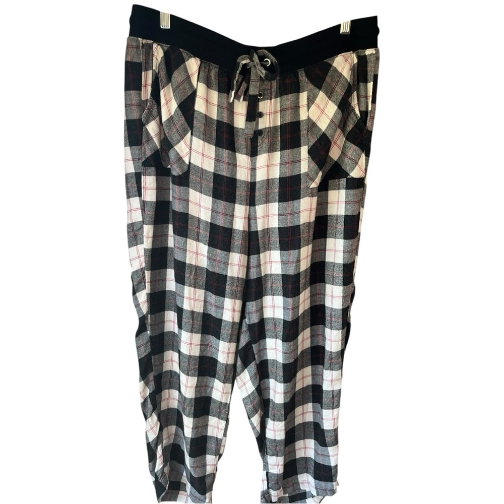 Torrid Rayon Buffalo Plaid Sleep Pants Size 2 Red Black Full Length 29” Inseam